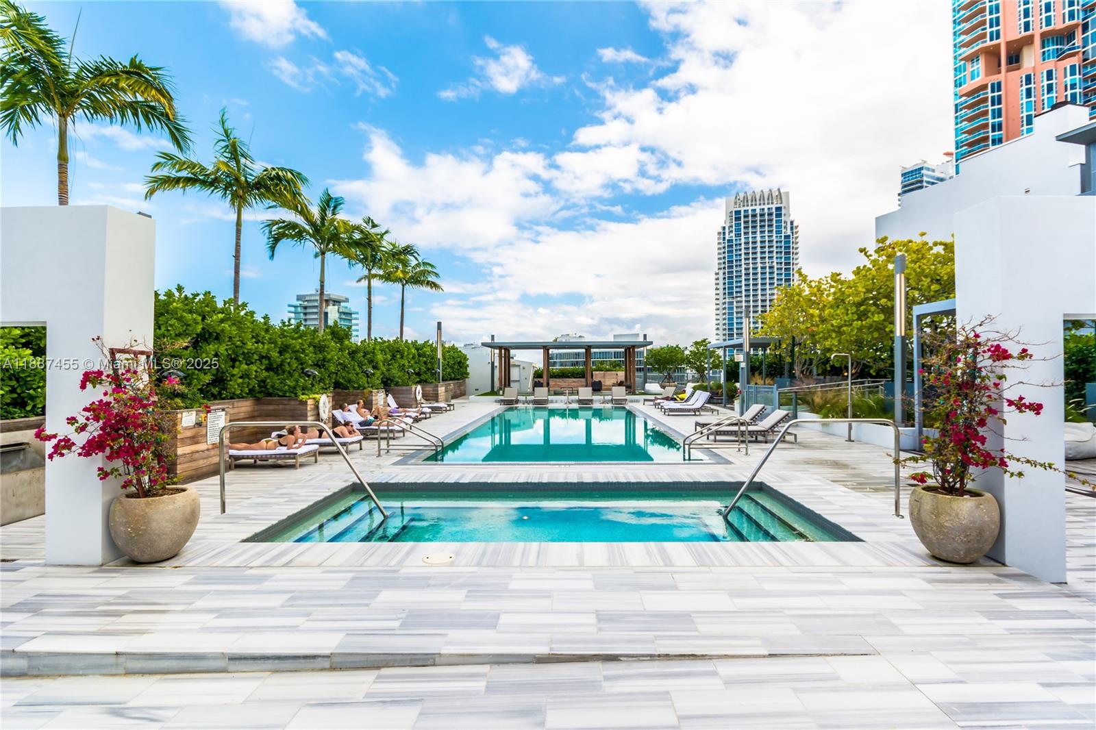 MAREA CONDO - Residential