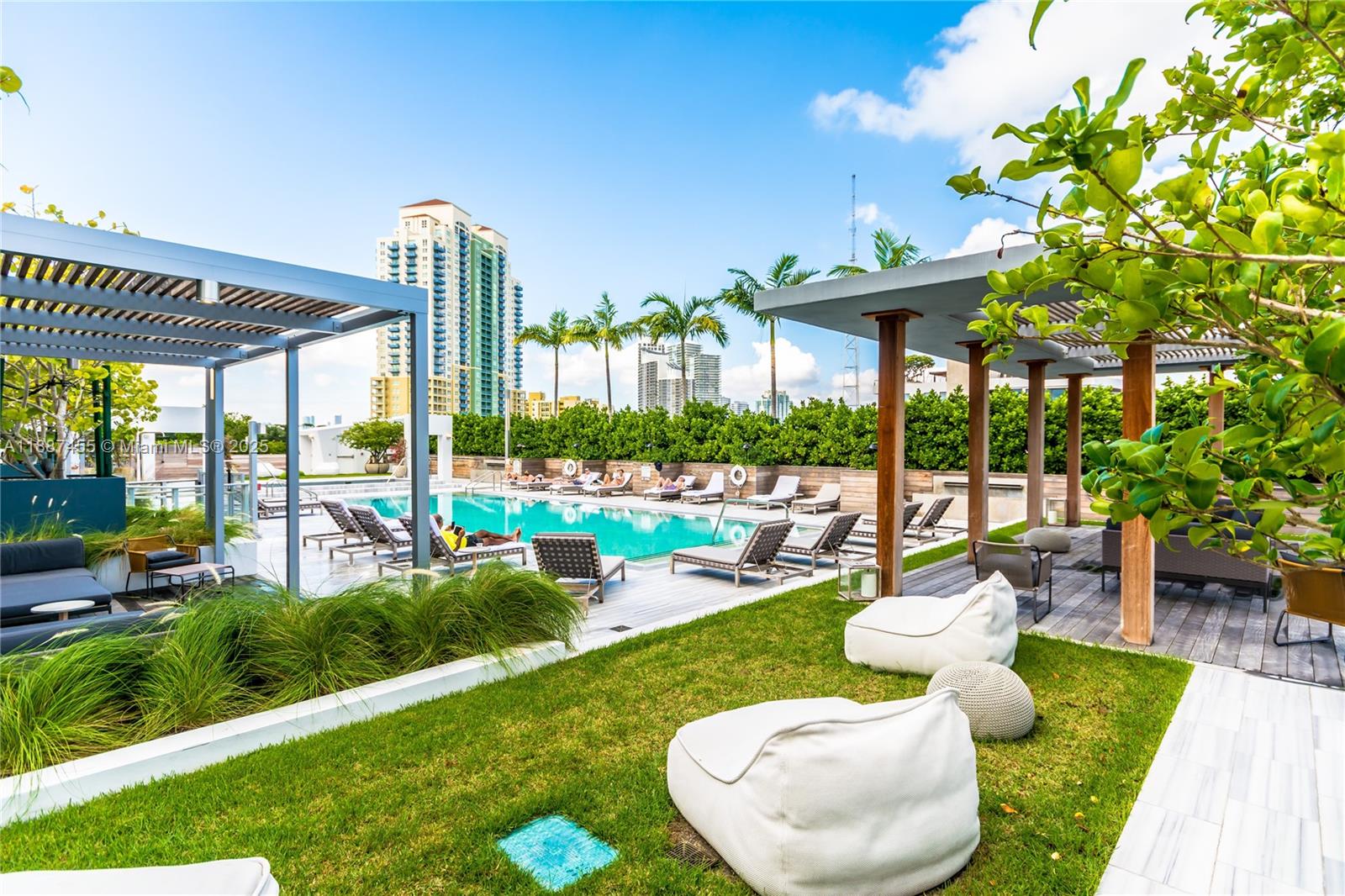 MAREA CONDO - Residential