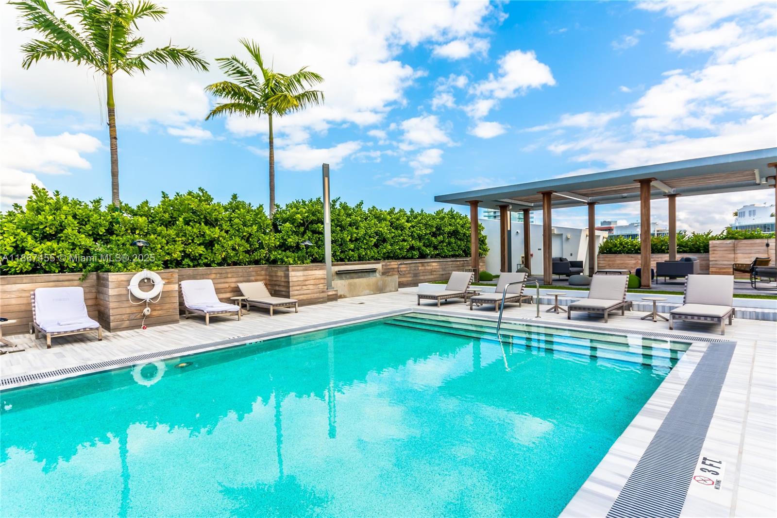 MAREA CONDO - Residential