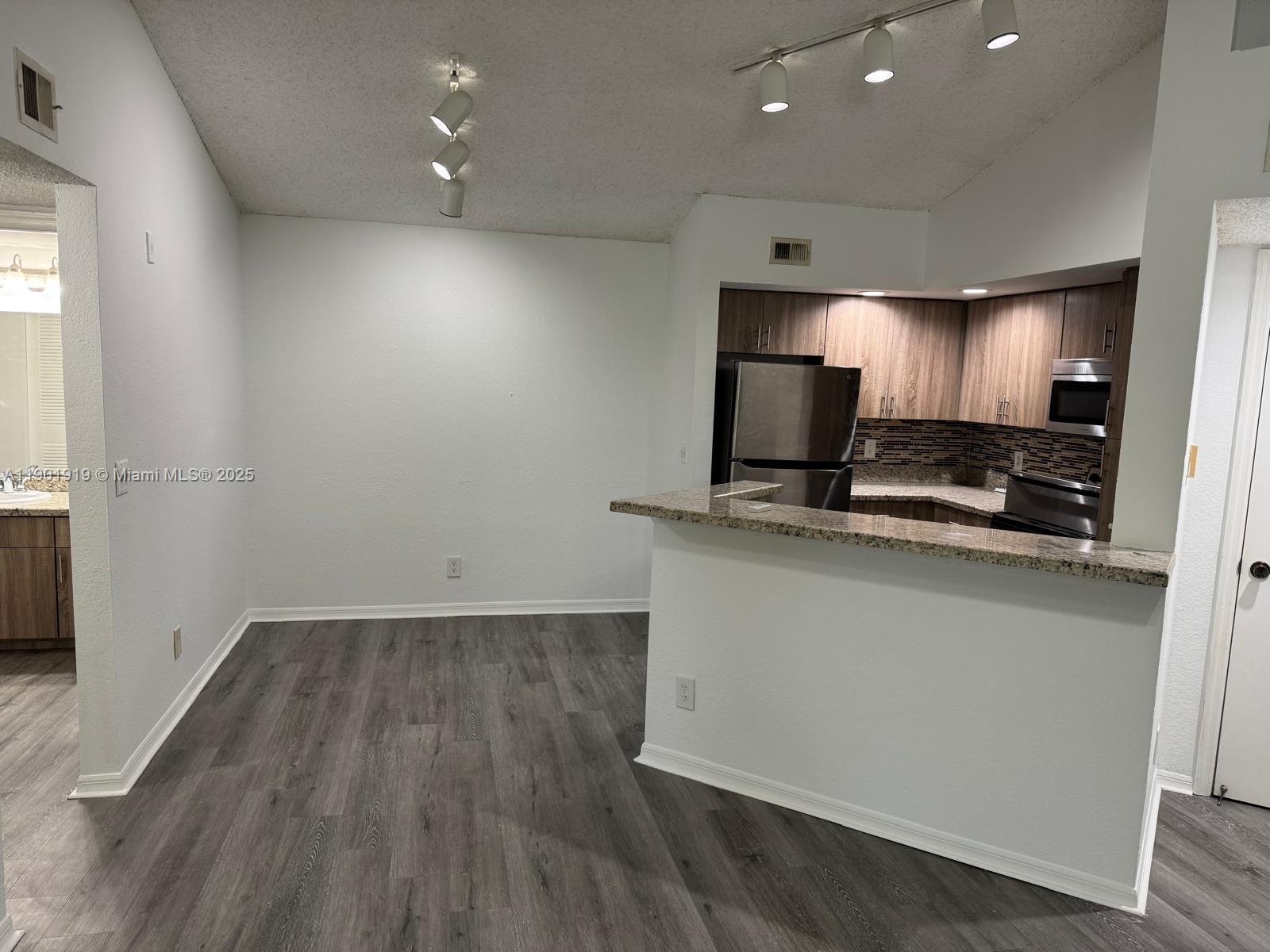 ISLES AT LAGO MAR CONDO - Residential