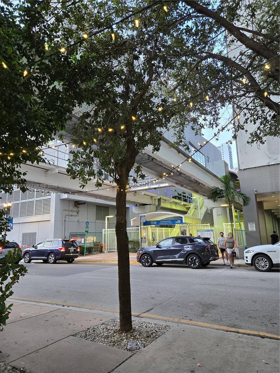 THE LOFT DOWNTOWN CONDO - Residential