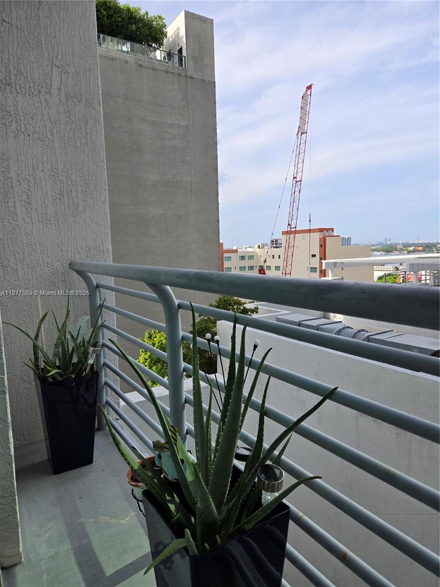 THE LOFT DOWNTOWN CONDO - Residential