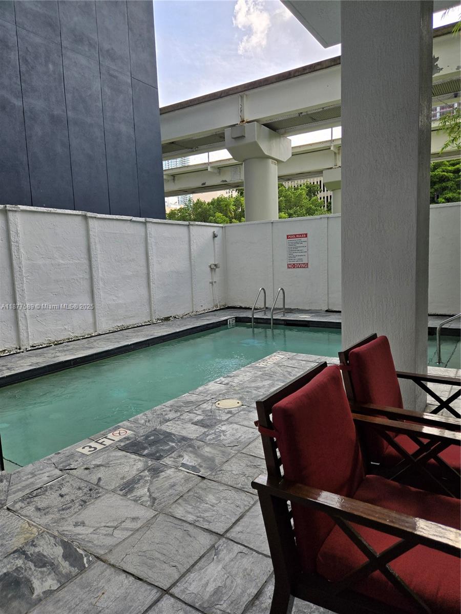 THE LOFT DOWNTOWN CONDO - Residential