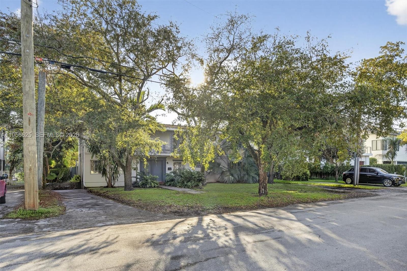 CORAL GABLES RIVIERA SEC - Residential