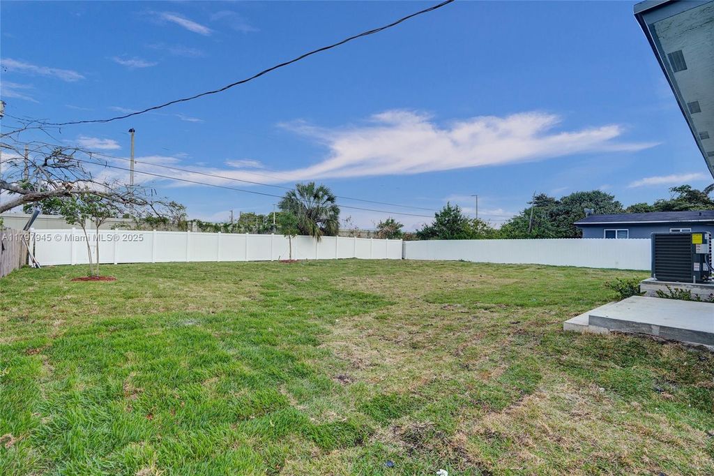 Photo of 2628 NW 18th Ter, Oakland Park, FL 33311 (MLS # A11797945)