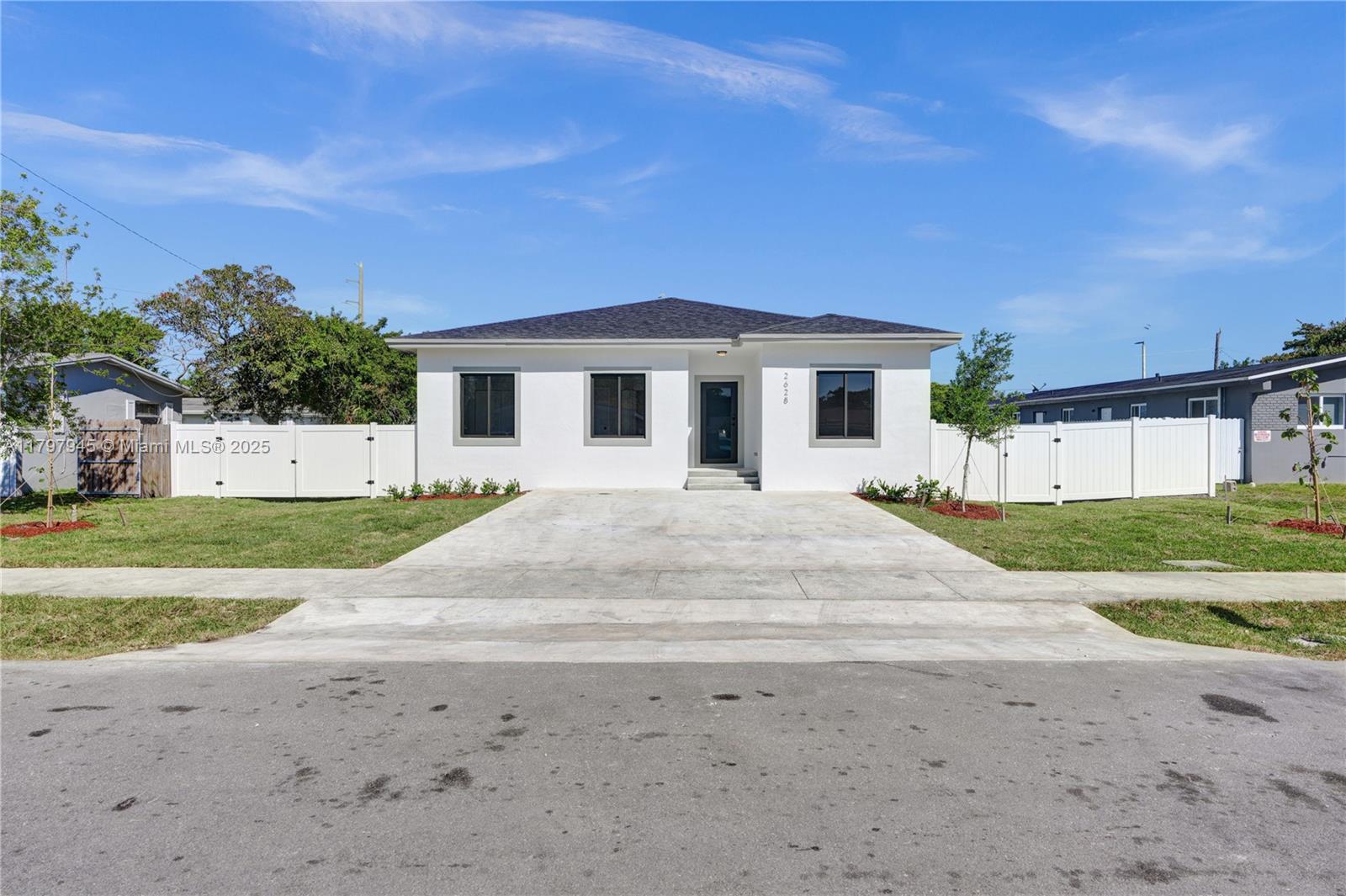 Property for Sale at 2628 Nw 18th Ter, Oakland Park, Miami-Dade County, Florida - Bedrooms: 4 
Bathrooms: 3  - $589,999