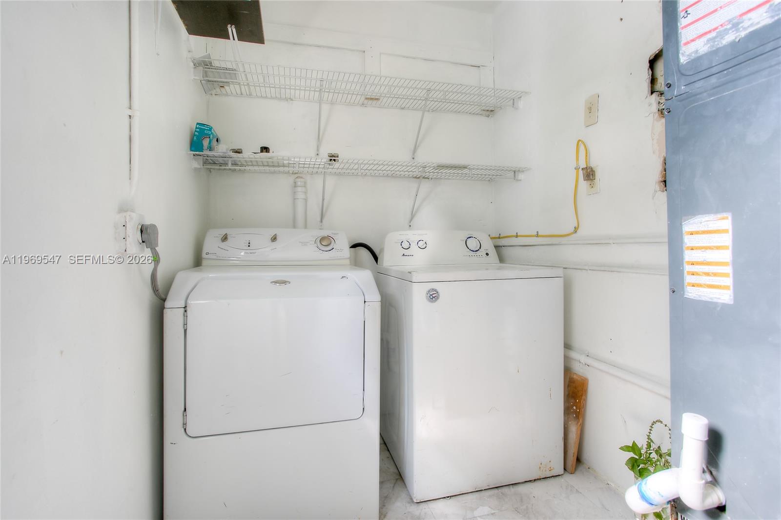 THE TROPICS AMD - Residential Lease