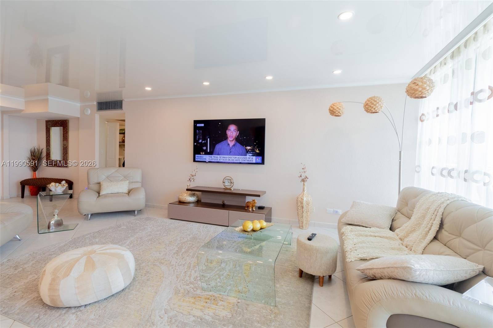 WINSTON TOWERS 500 CONDO - Residential