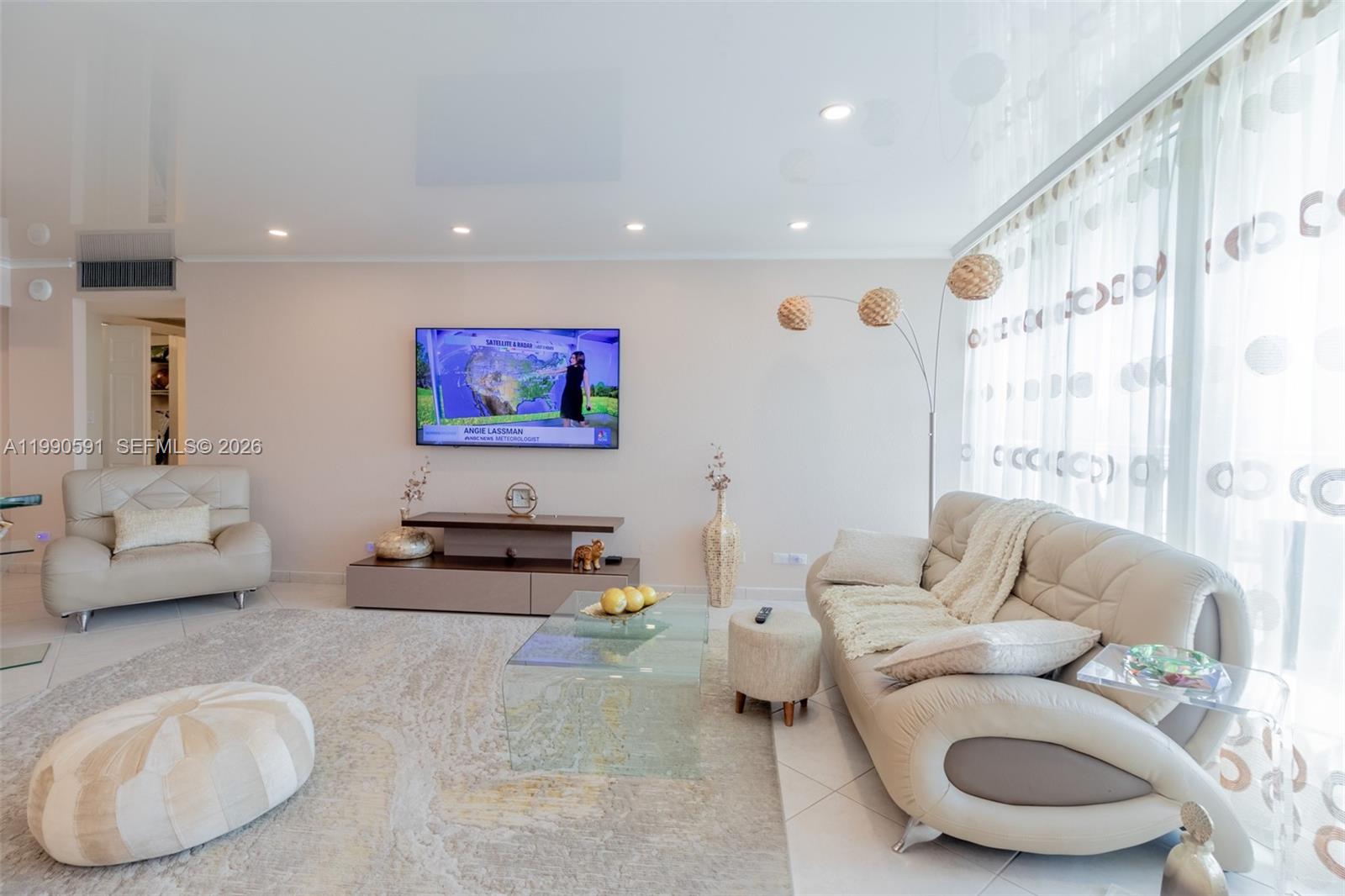 WINSTON TOWERS 500 CONDO - Residential