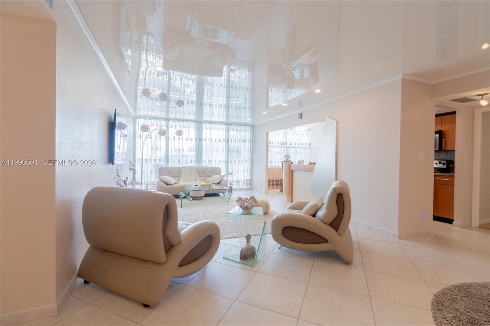 WINSTON TOWERS 500 CONDO - Residential