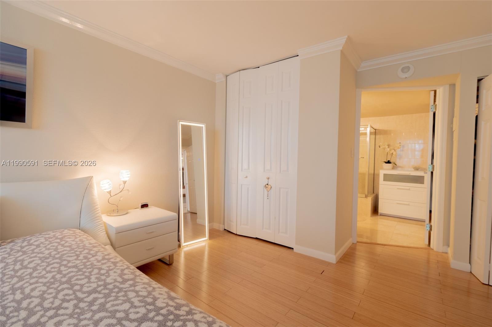 WINSTON TOWERS 500 CONDO - Residential