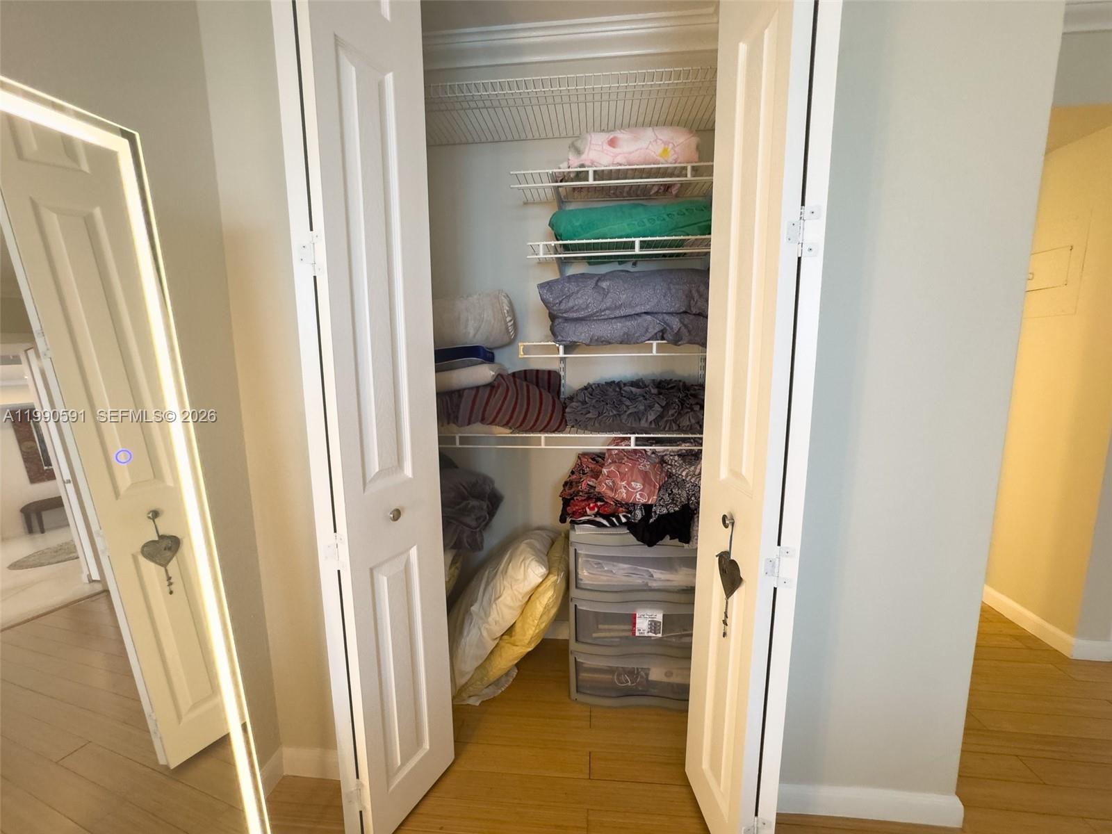 WINSTON TOWERS 500 CONDO - Residential