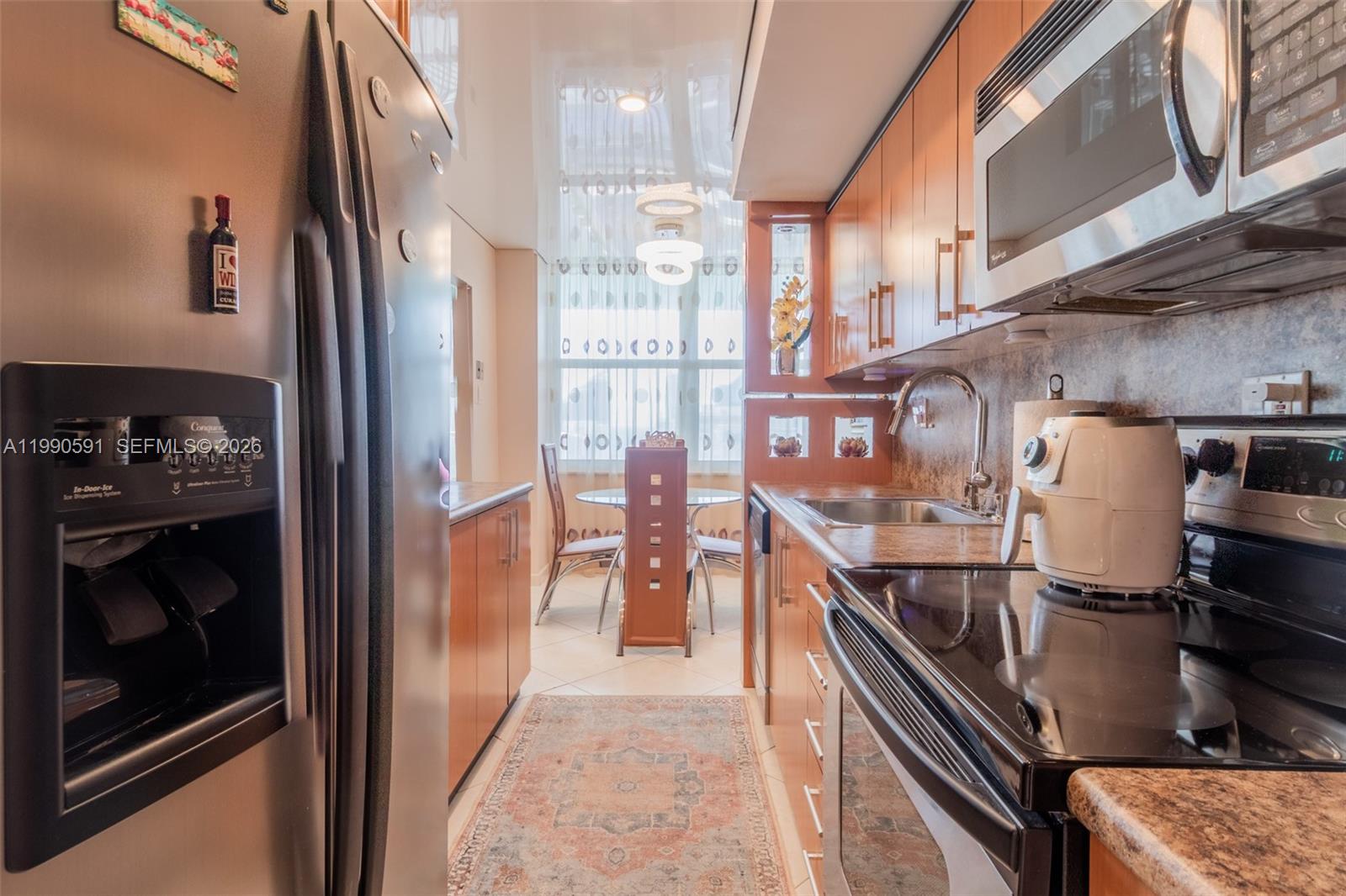 WINSTON TOWERS 500 CONDO - Residential