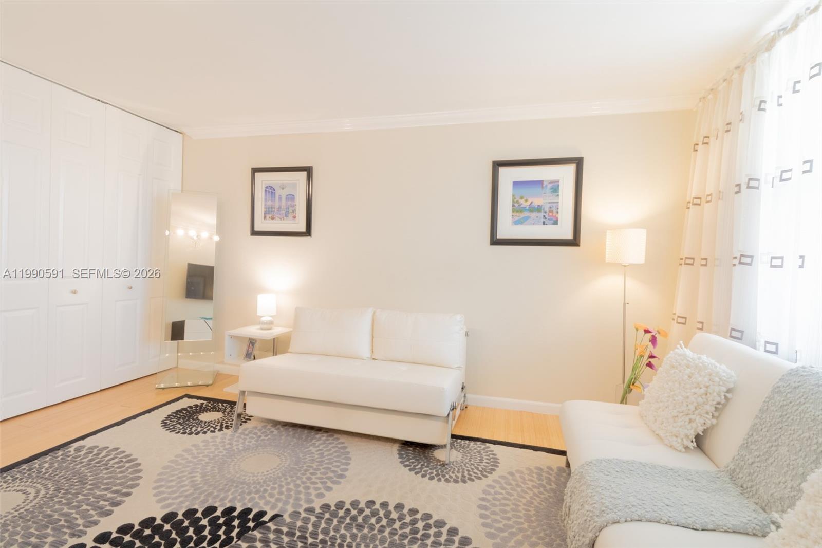 WINSTON TOWERS 500 CONDO - Residential