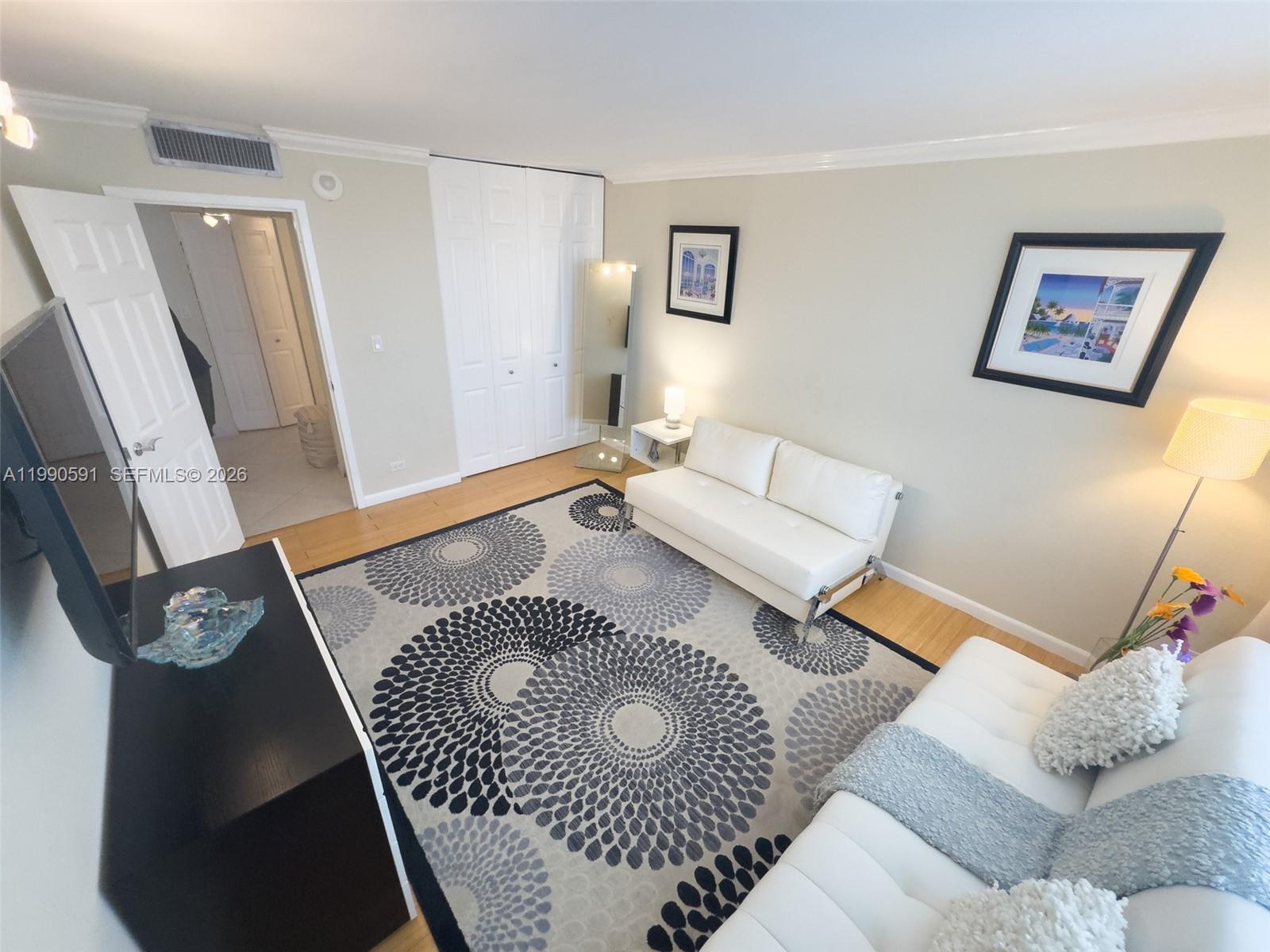 WINSTON TOWERS 500 CONDO - Residential