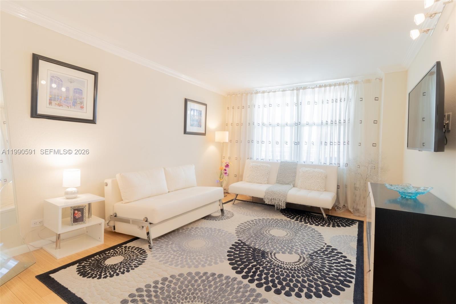 WINSTON TOWERS 500 CONDO - Residential