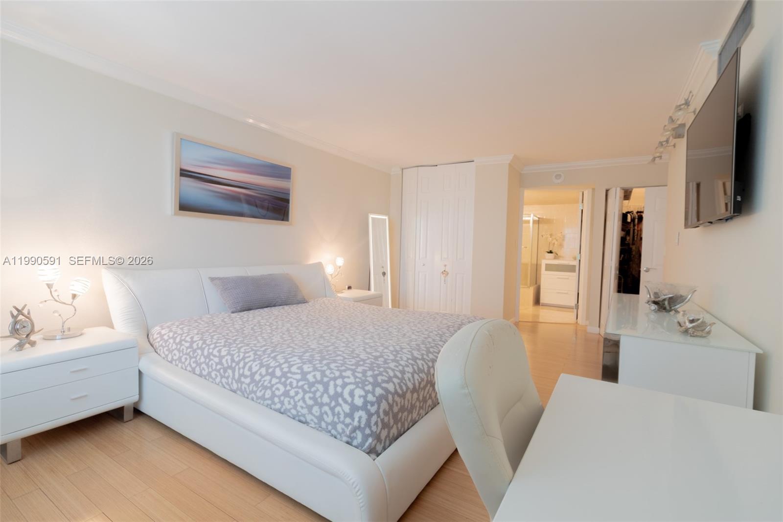 WINSTON TOWERS 500 CONDO - Residential