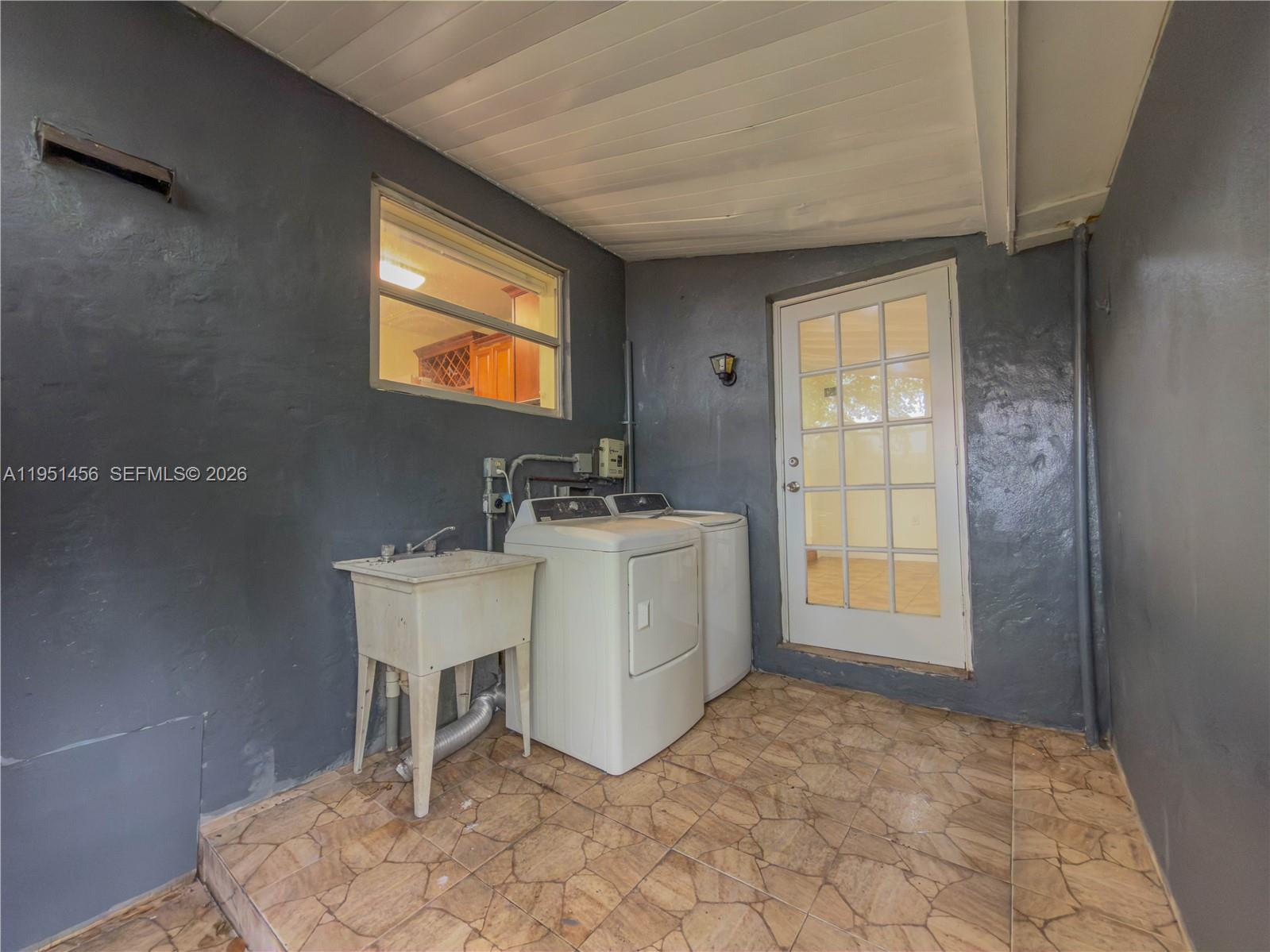 REV PL SEC 2 CC ESTATES - Residential