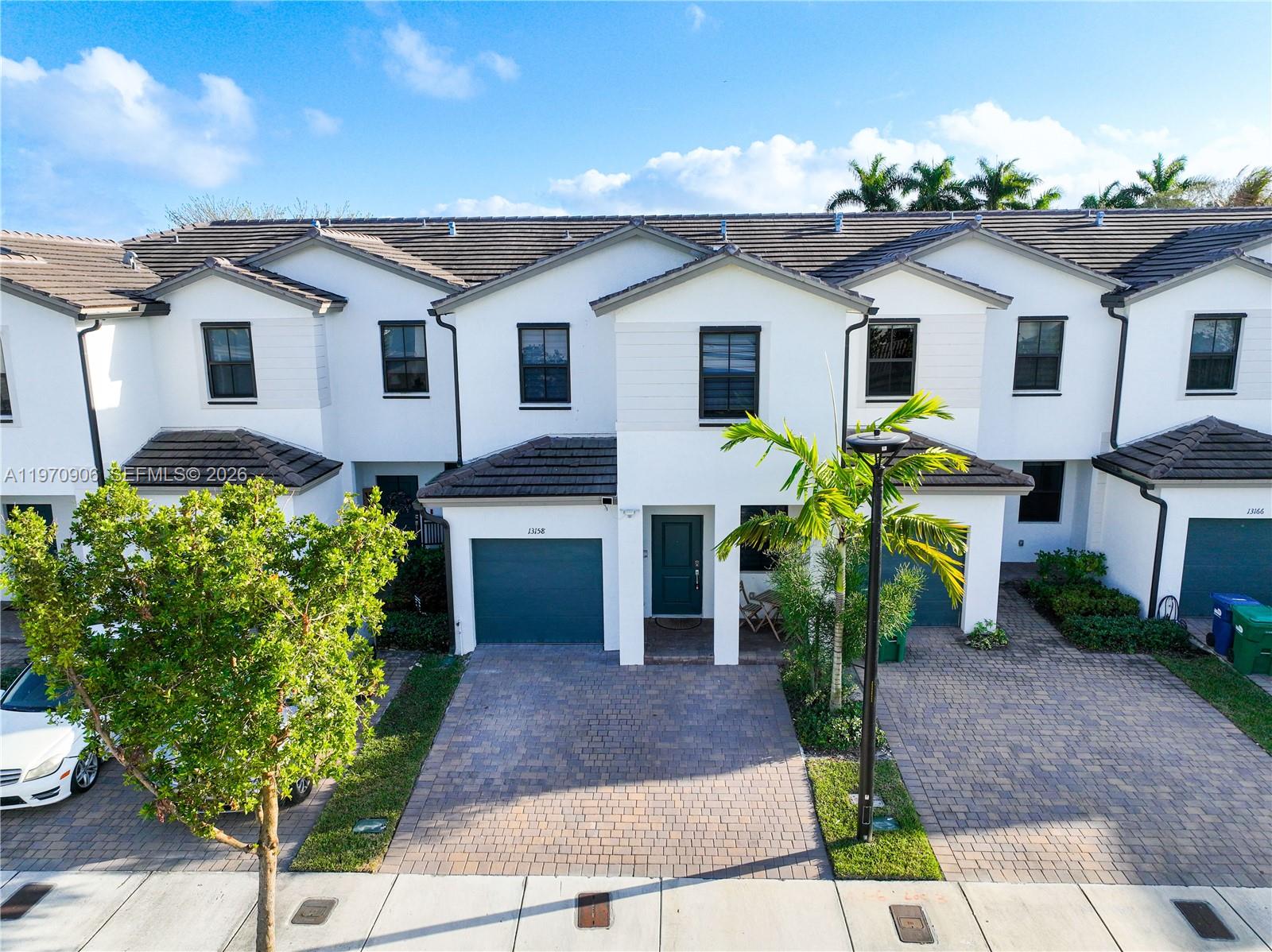 KENDALL ASSEMBLAGE SOUTH - Residential