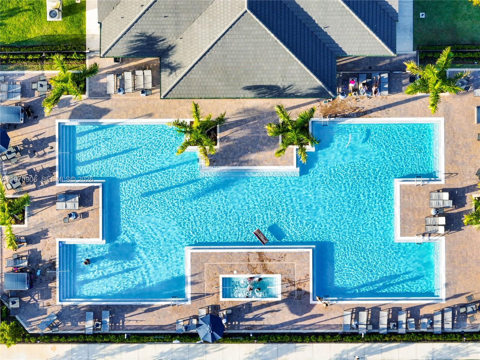 KENDALL ASSEMBLAGE SOUTH - Residential