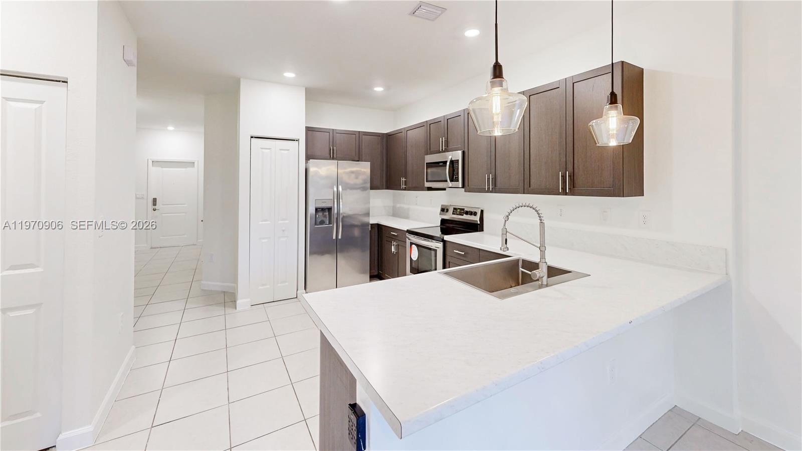 KENDALL ASSEMBLAGE SOUTH - Residential