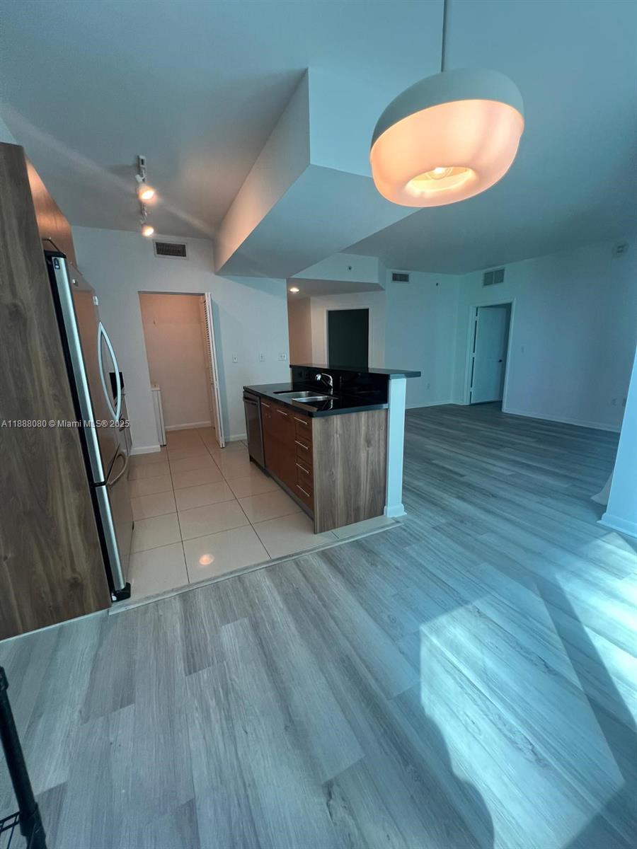 244 Biscayne Blvd 608
