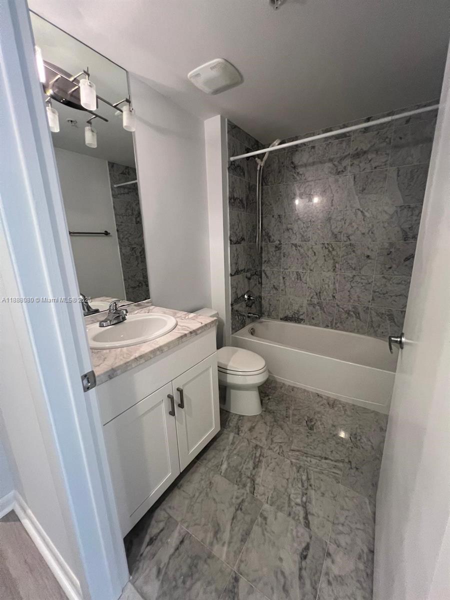 VIZCAYNE NORTH CONDO - Residential