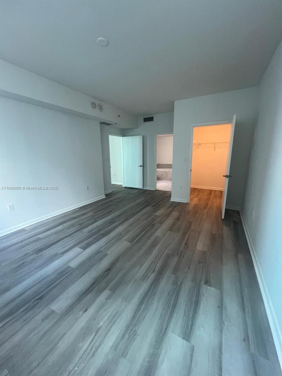 VIZCAYNE NORTH CONDO - Residential