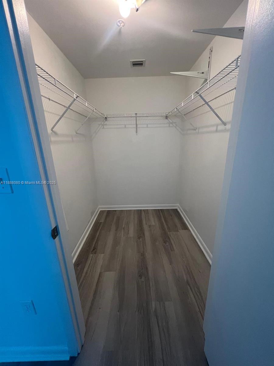 VIZCAYNE NORTH CONDO - Residential