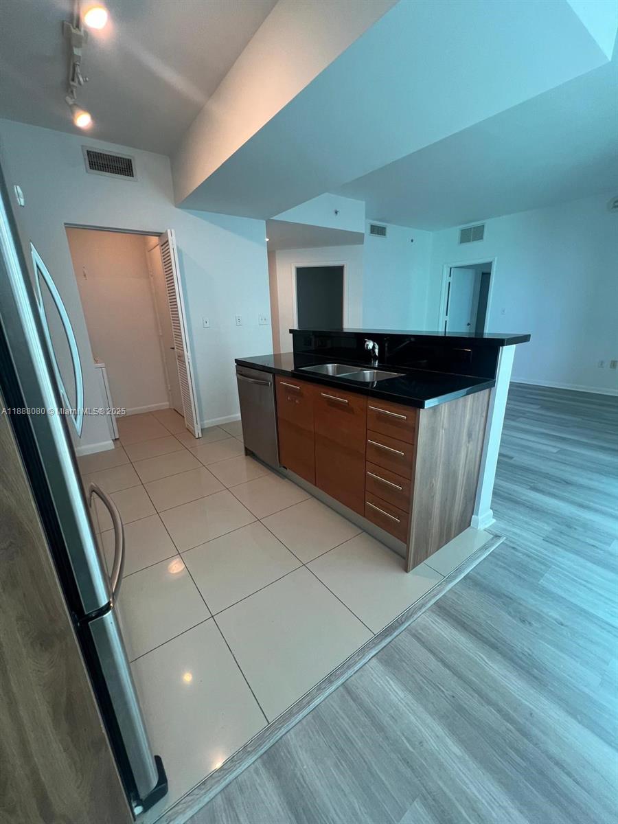 244 Biscayne Blvd 608