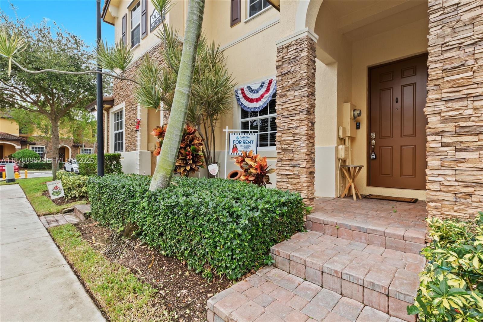 LAKES BY THE BAY EVE REPL - Residential Lease