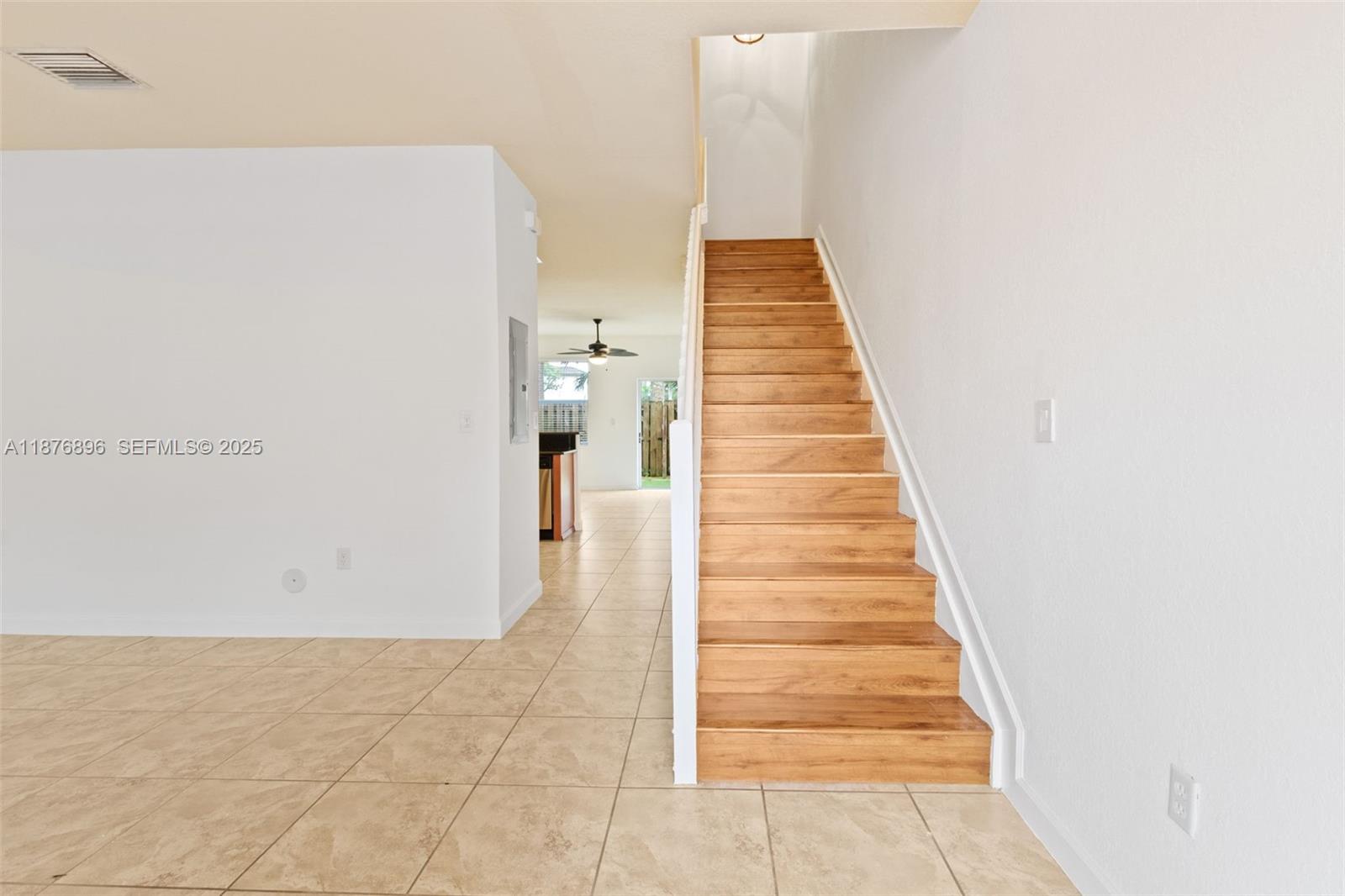 LAKES BY THE BAY EVE REPL - Residential Lease