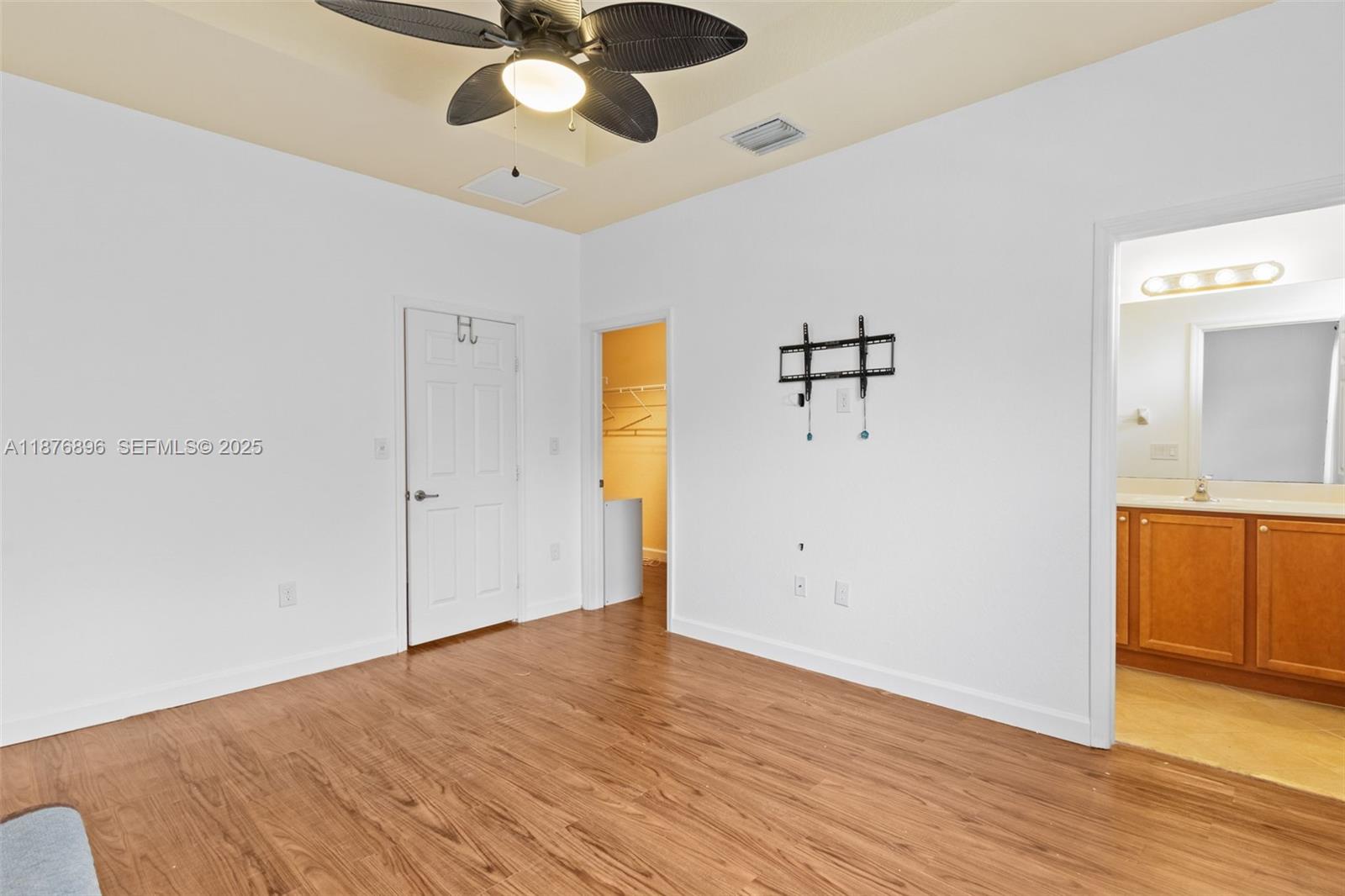 LAKES BY THE BAY EVE REPL - Residential Lease