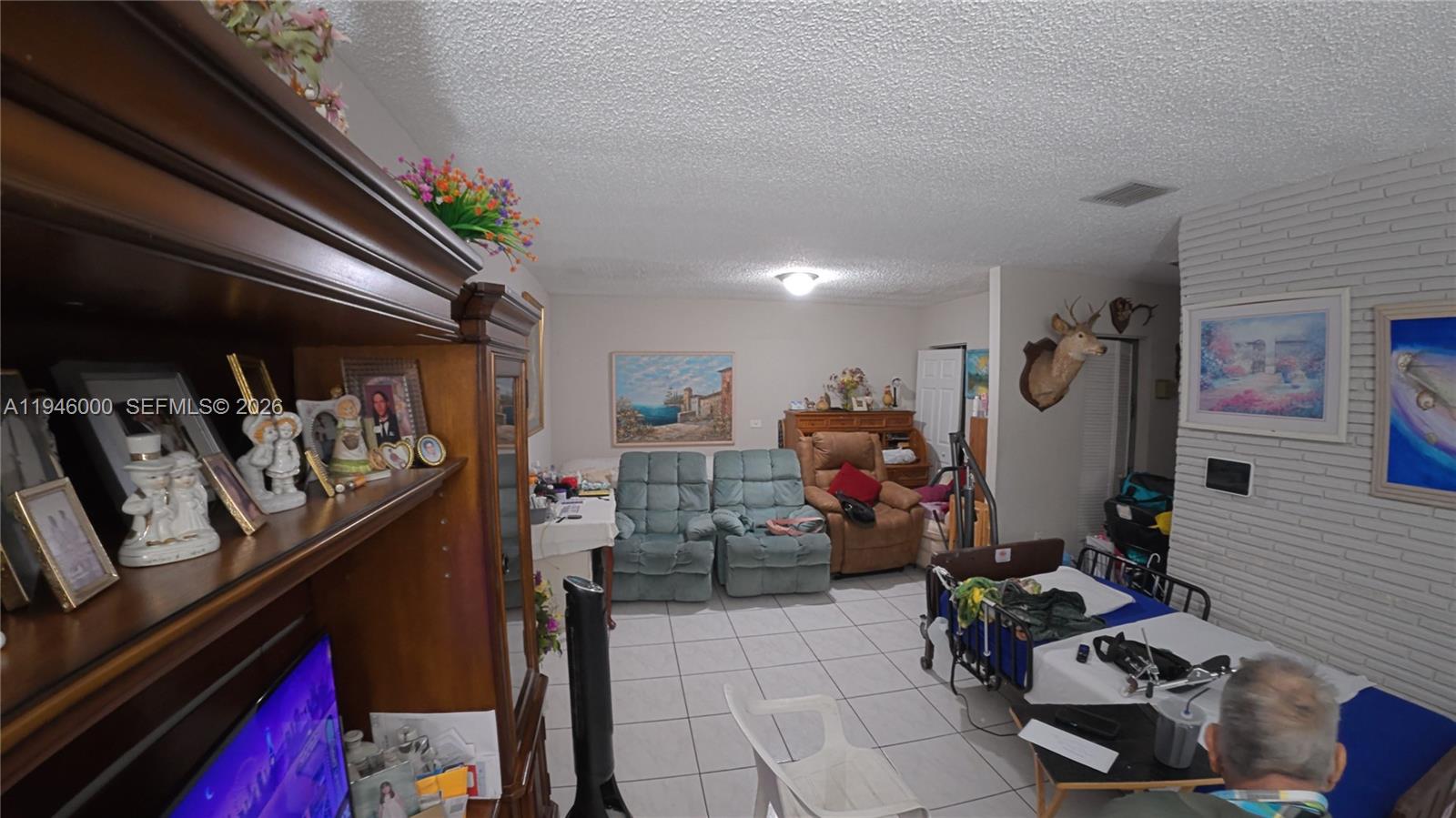 PINE TREE PARK - Residential