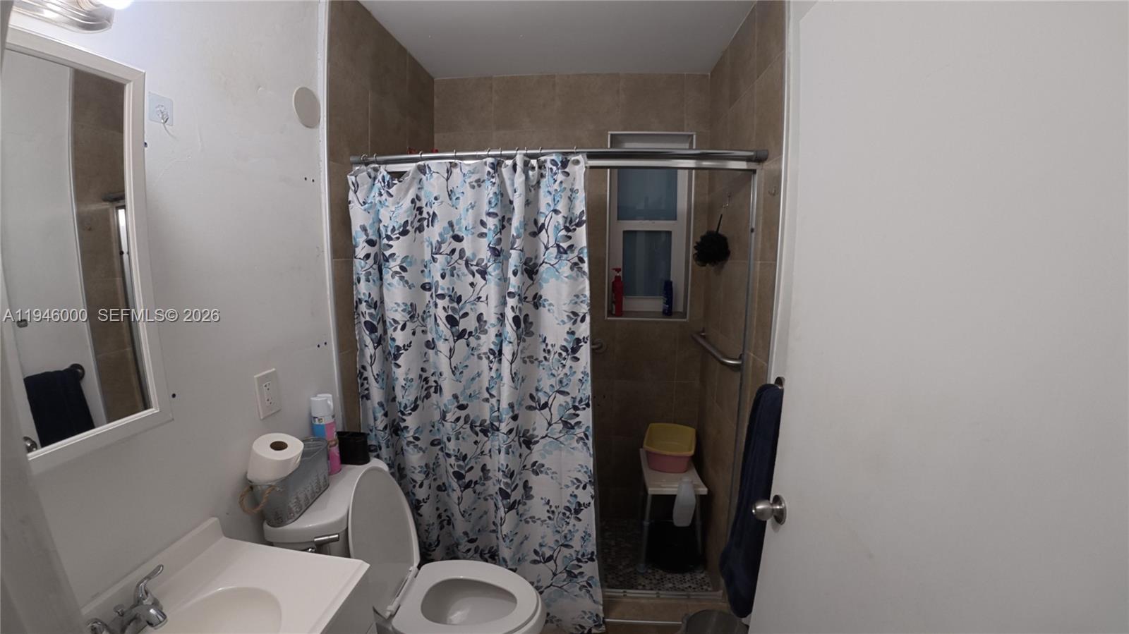 PINE TREE PARK - Residential