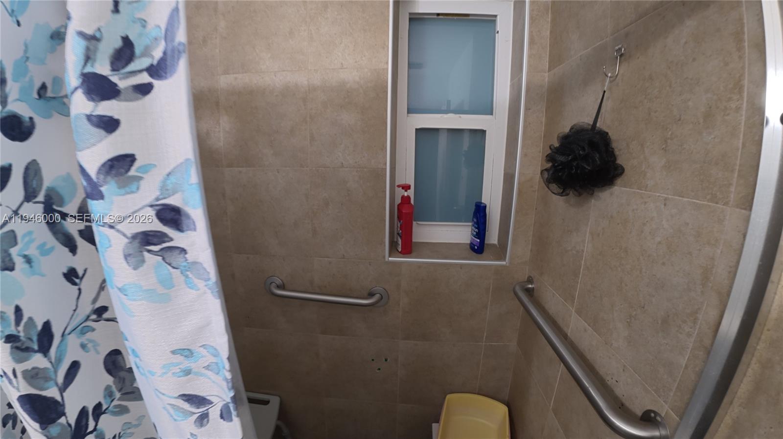 PINE TREE PARK - Residential