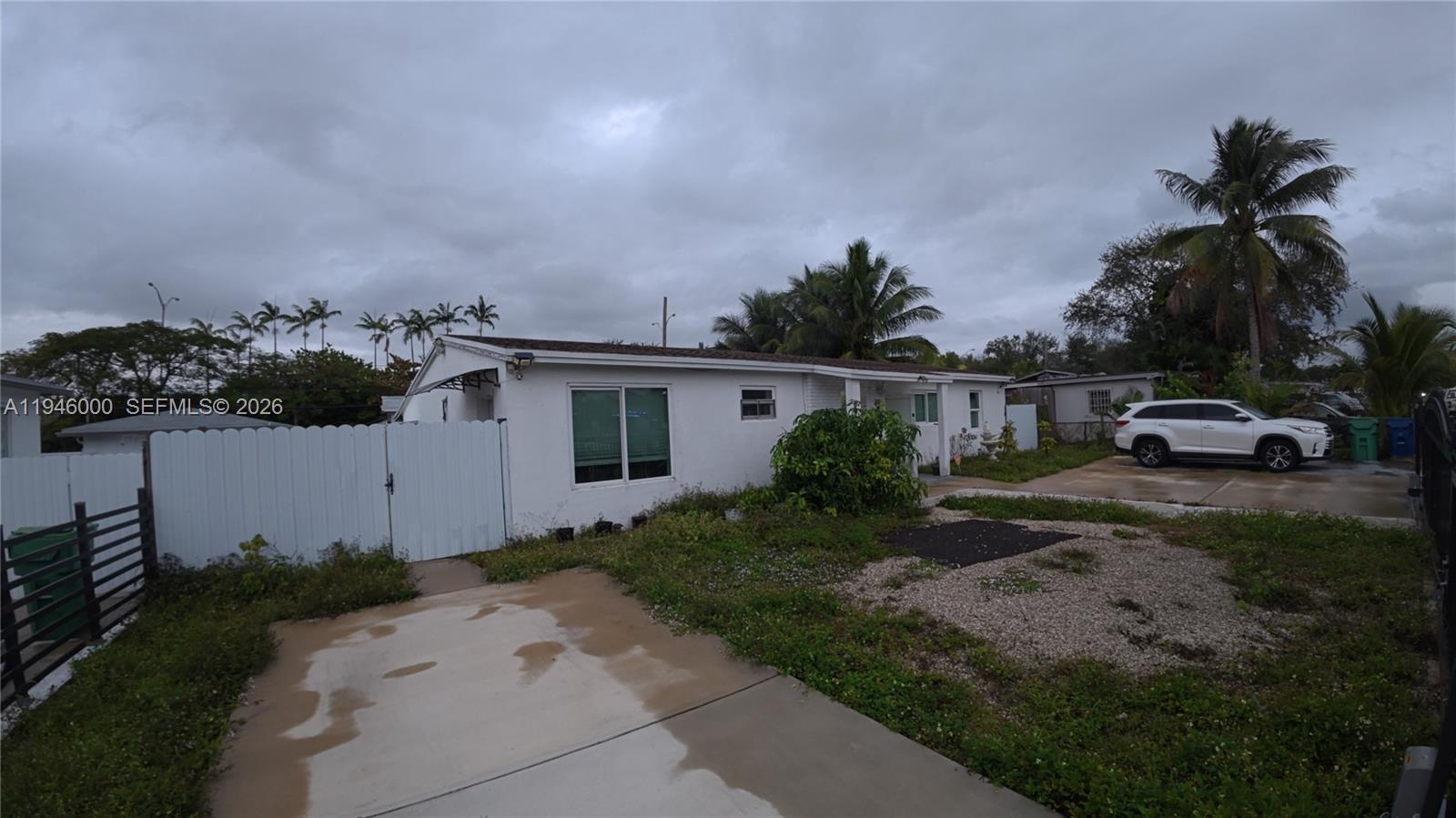 PINE TREE PARK - Residential