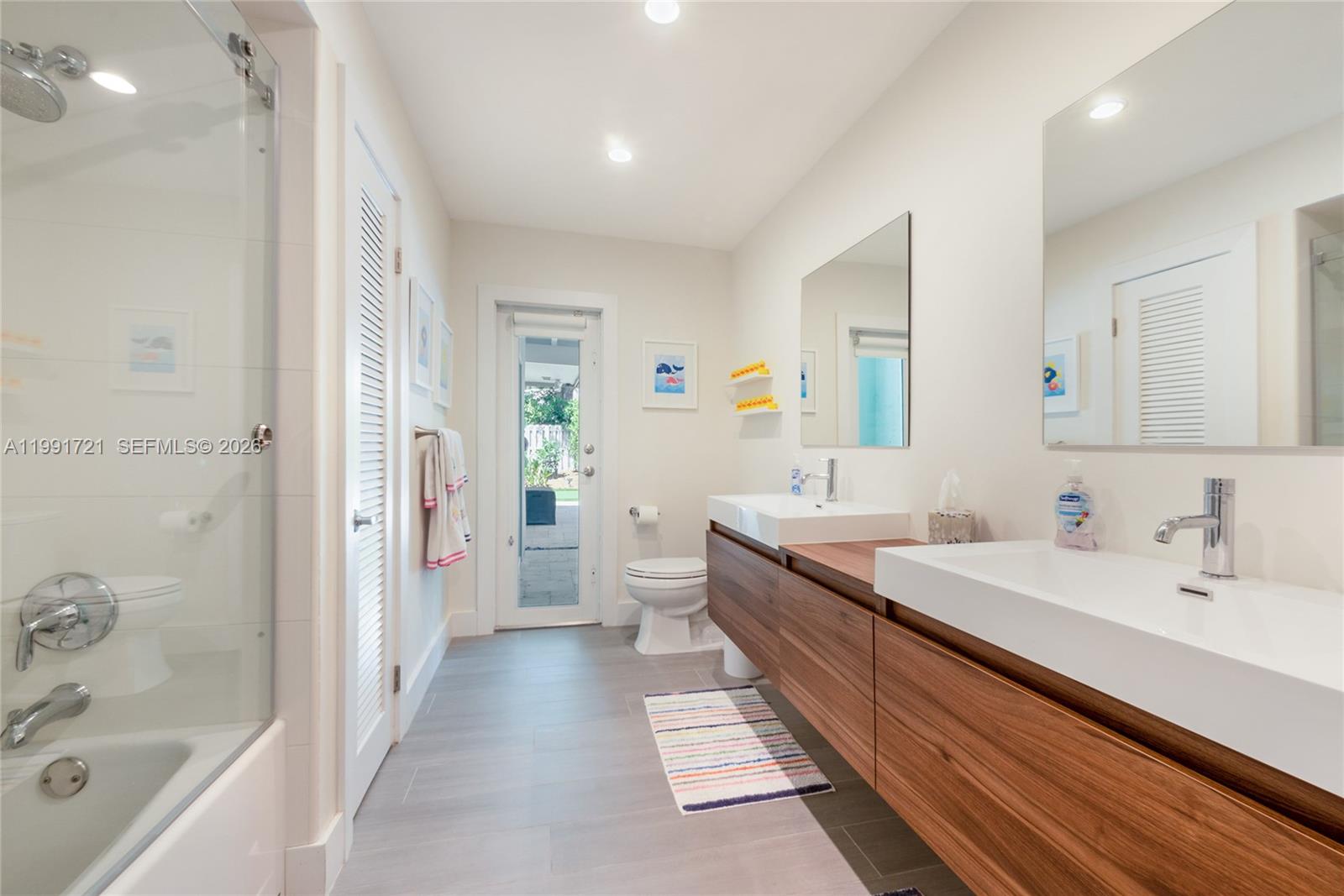 KENDALL EAST - Residential