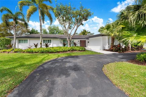 Photo of 10330 SW 71st Ave, Pinecrest, FL 33156 (MLS # A11991721)