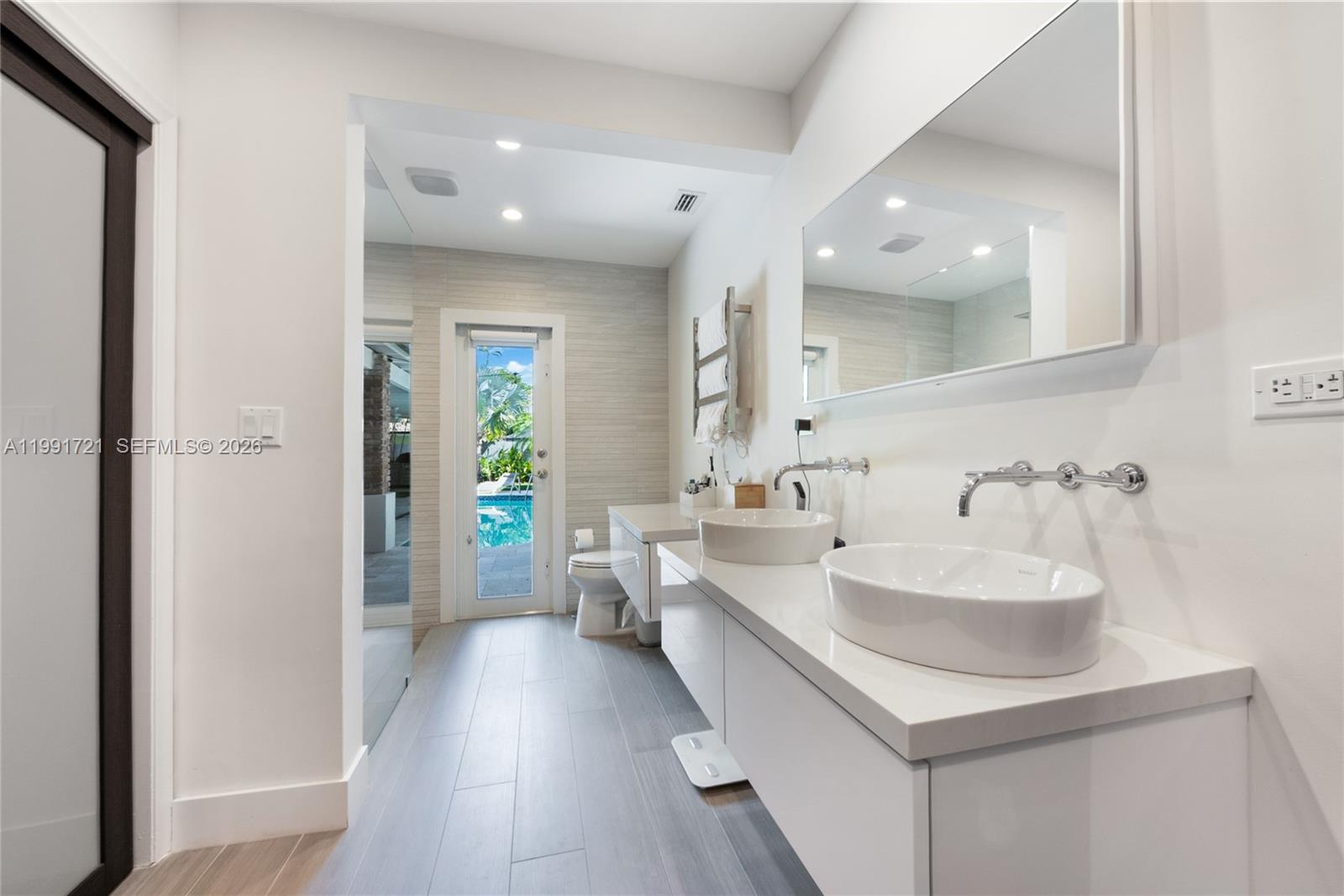 KENDALL EAST - Residential