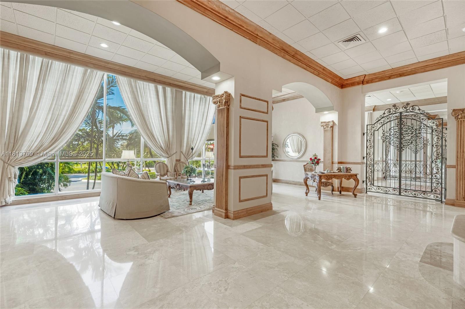 PLAZA SOUTH CONDO - Residential