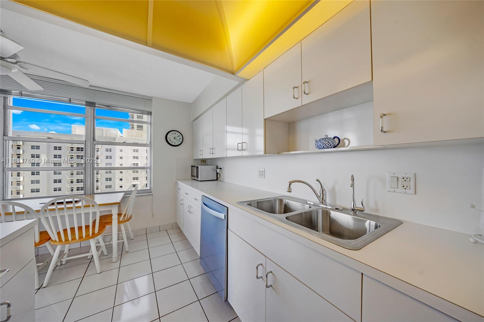 PLAZA SOUTH CONDO - Residential