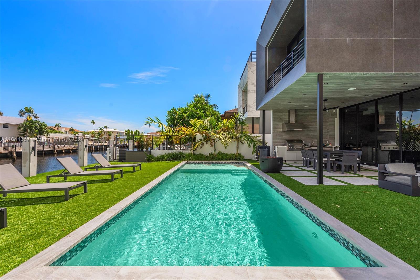2719 NE 14th St, Fort Lauderdale, FL, 33304/$39,500 4 2719 NE 14th St