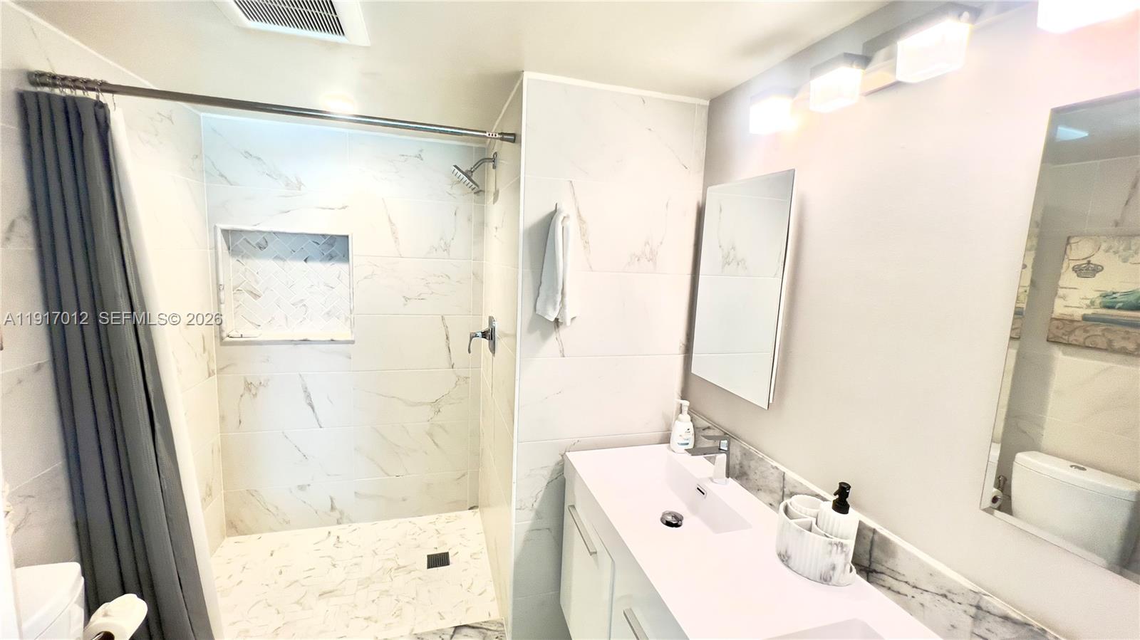 PAR ONE NO 1 A CONDOMINIUM - Residential