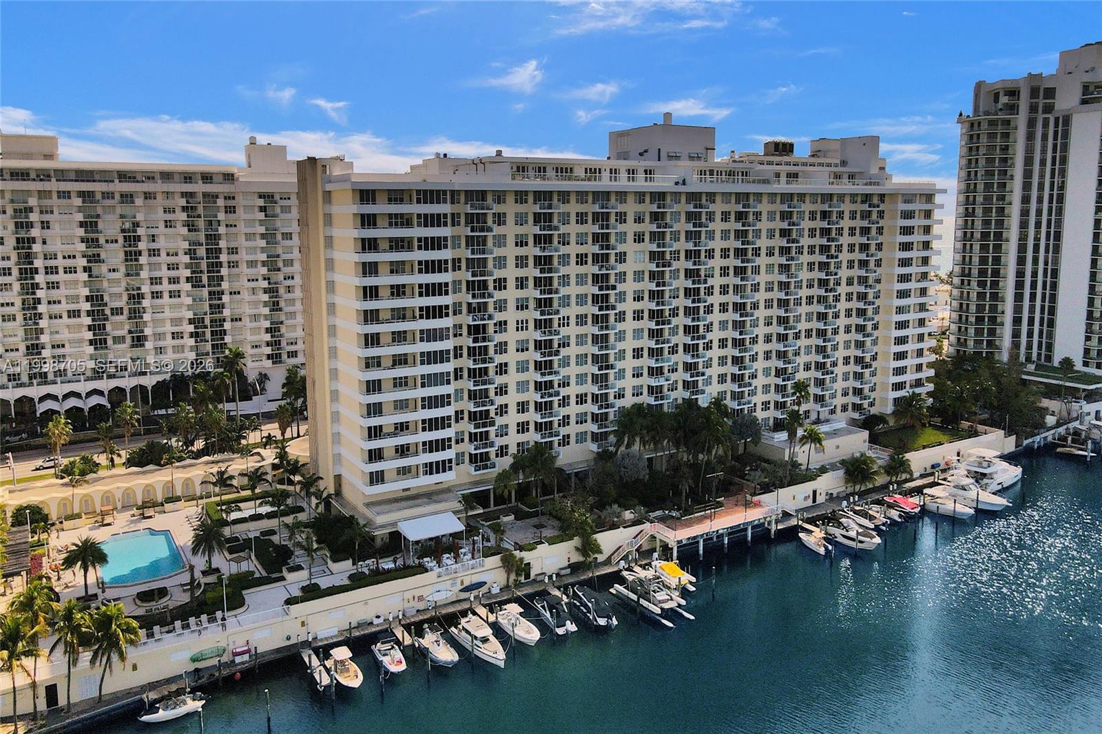 5600 CONDO - Residential