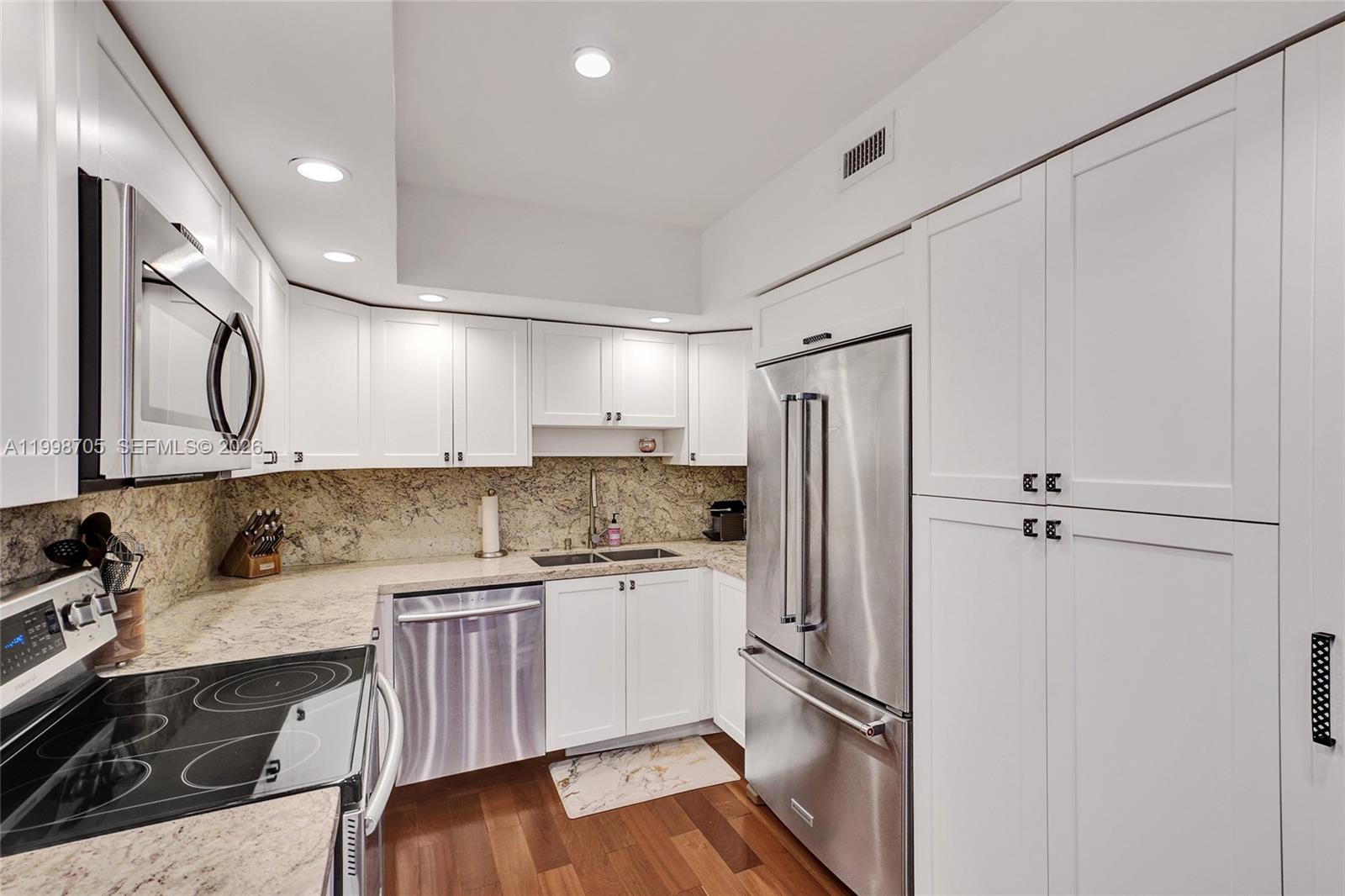 5600 CONDO - Residential