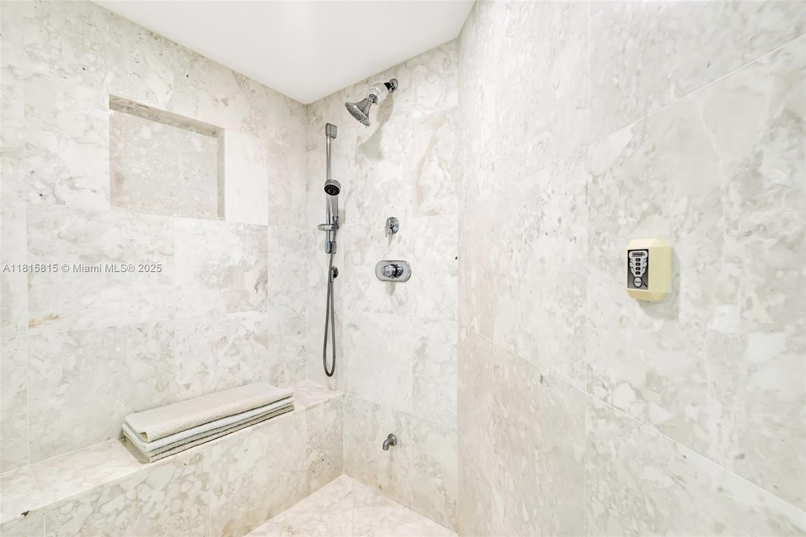 2600 ISL BLVD WILLIAMS IS - Residential