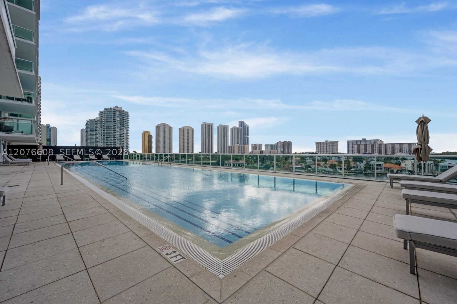400 Sunny Isles Blvd 908
