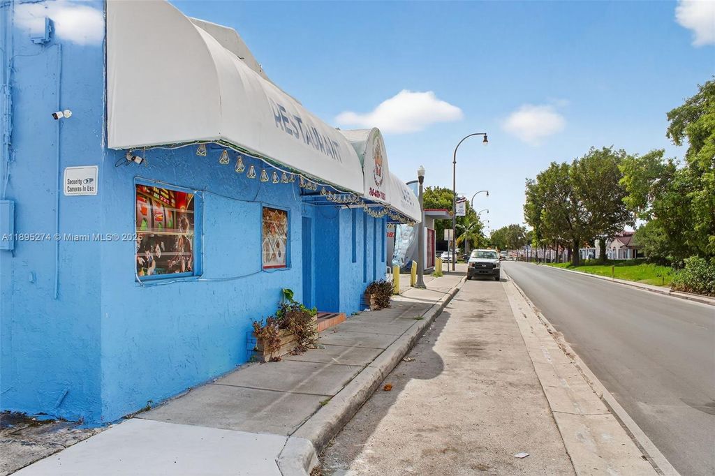 Photo of Restaurant / Cafeter for Sale in Hialeah, Hialeah, FL 33010 (MLS # A11895274)