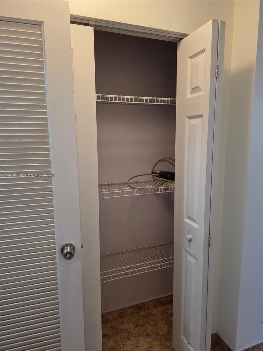 PLAZA TOWERS NORTH CONDO - Residential